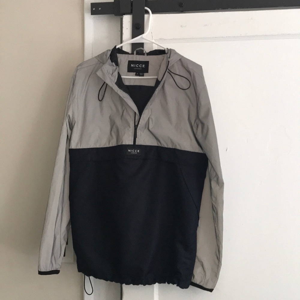 Lightweight rain jacket